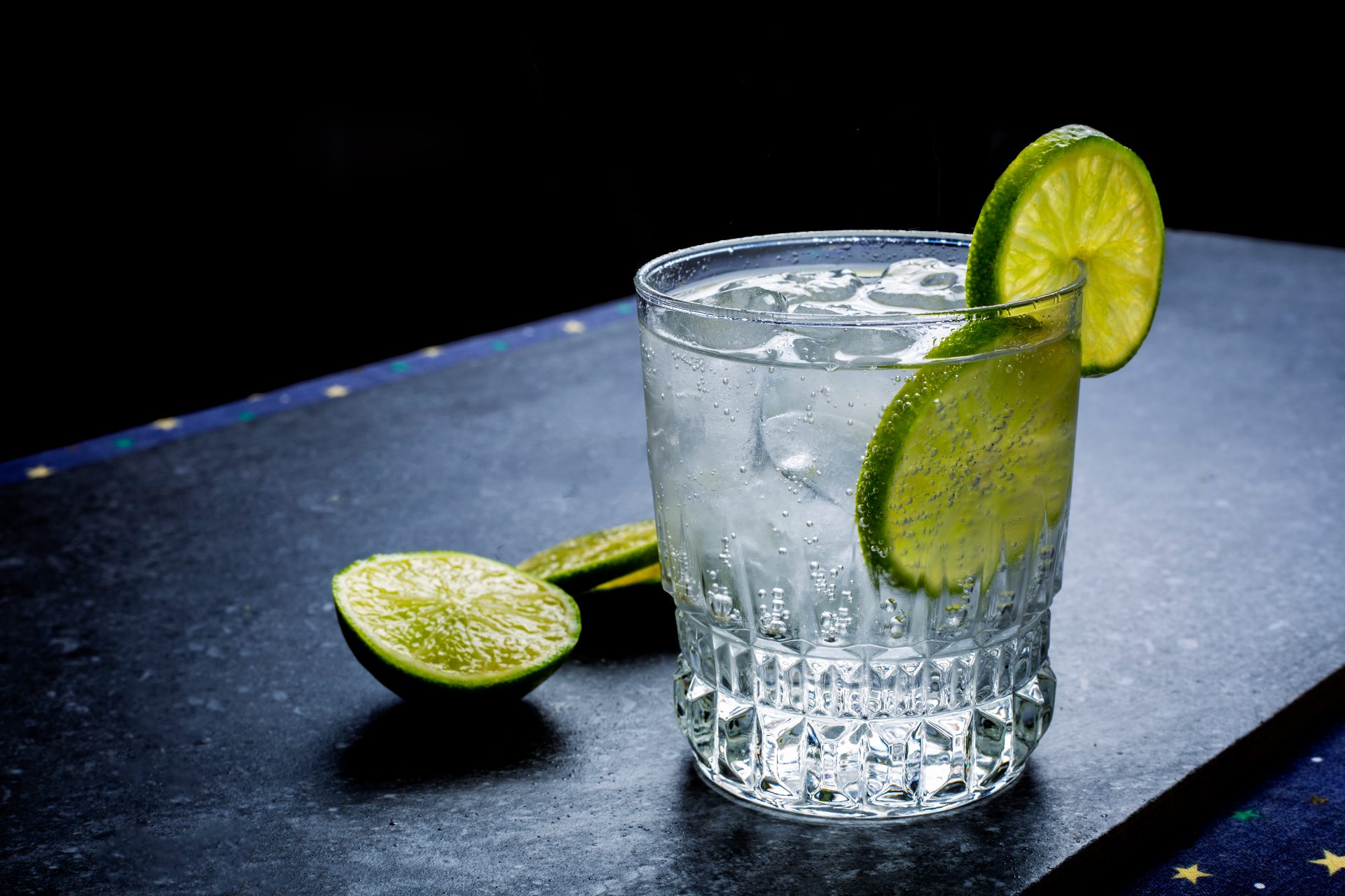 Cocteles con Ginebra: Recetas y variantes - Fine Dining lovers Cocteles con Ginebra: Recetas y variantes - Fine Dining lovers