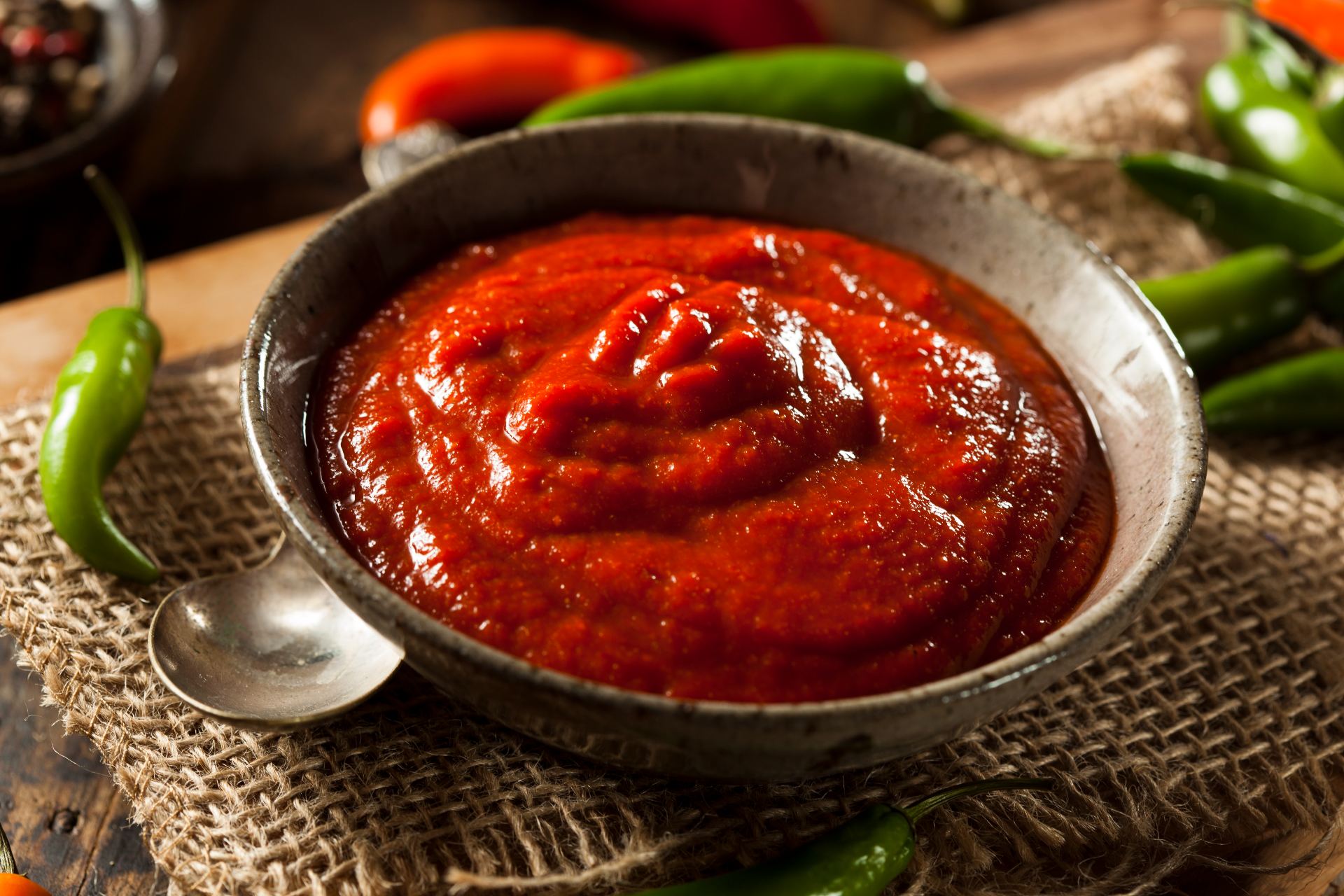 salsa-sriracha