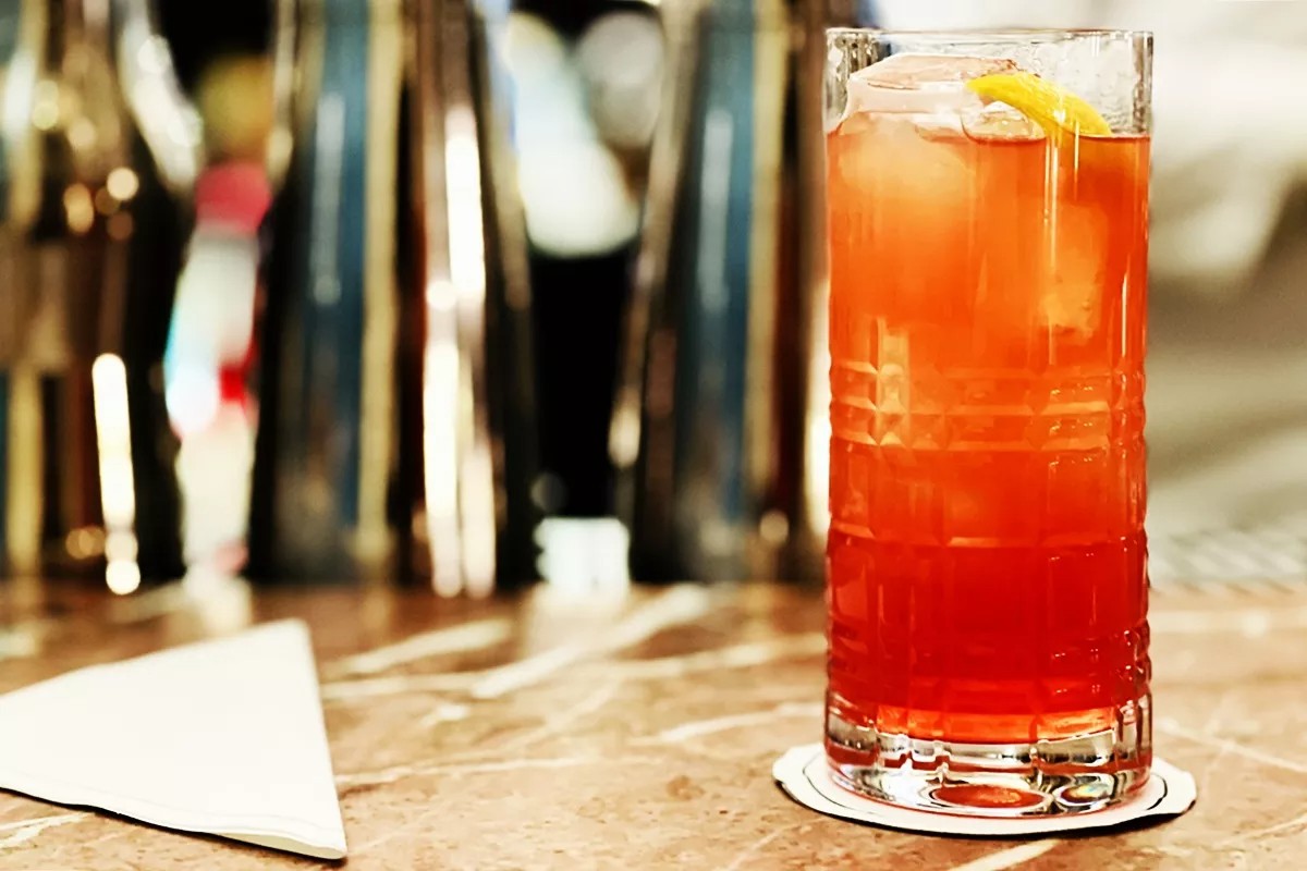 Cómo preparar el aperitivo perfecto en casa: los consejos de Alex Frezza