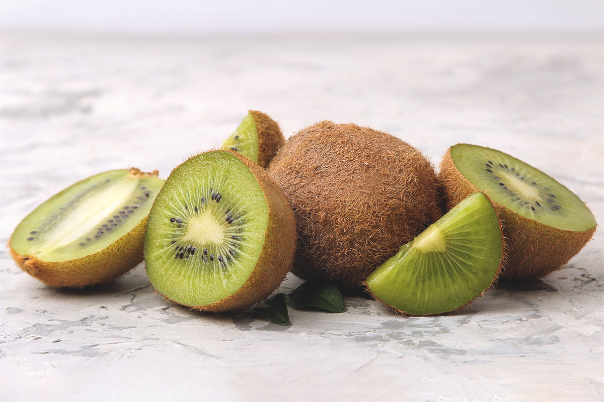 Cómo cortar un kiwi