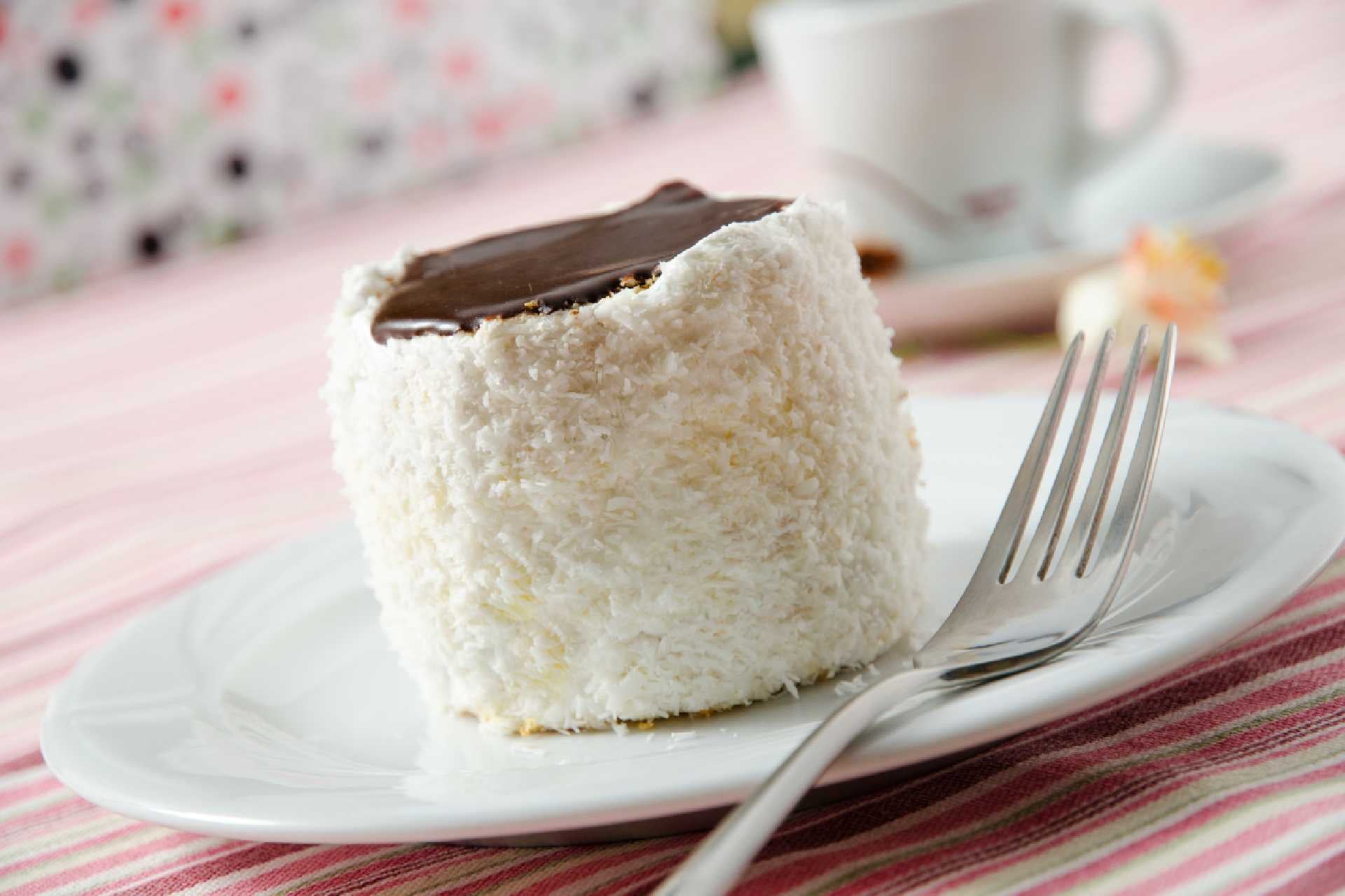 Mini coconut cakes