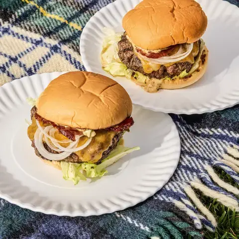 Backyard Bacon Cheeseburgers