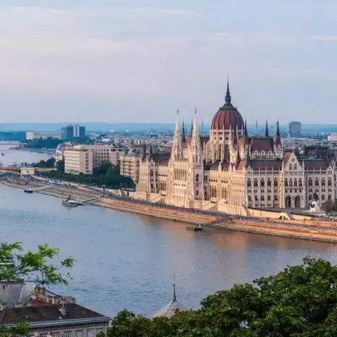 An iconic photo of Budapest.