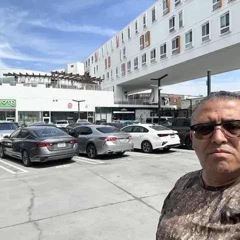 300 S Santa Fe Ave