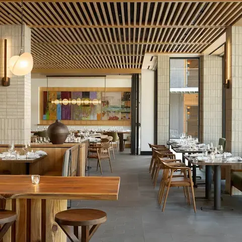 Folia Bar &amp; Kitchen