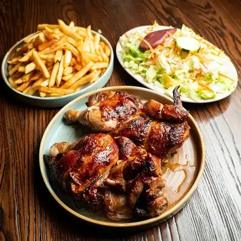 Leña y Carbón Bar &amp; Lounge