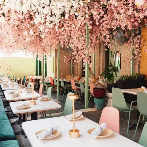 Residents Cafe &amp; Bar