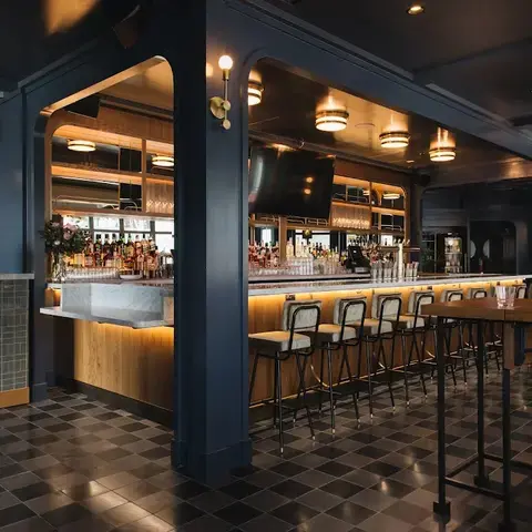 Swift Tavern - Wrigleyville