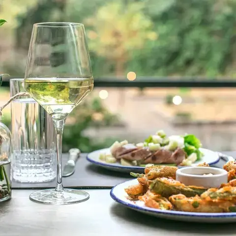 THE CHASTAIN - Restaurant