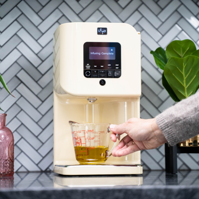 LĒVO C Oil Infuser