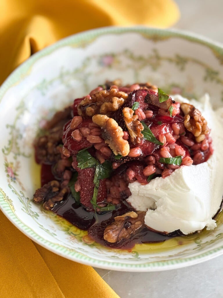 Farro Chèvre Salad with Roasted Strawberries from Ellē