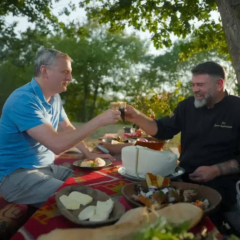 Phil Rosenthal Season 8