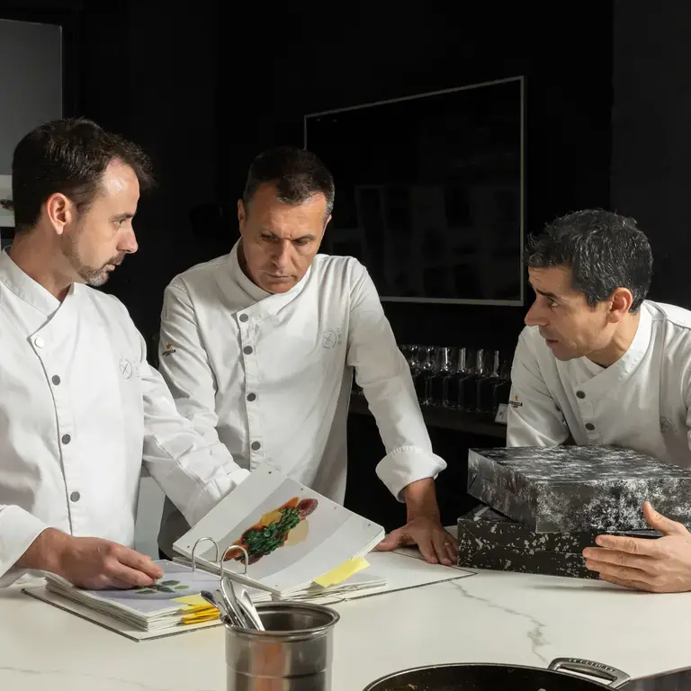 Eduard Xatruch, Oriol Casto, Mateu Casanas