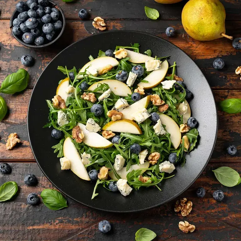 pear gorgonzola salad - Fine Dining Lovers