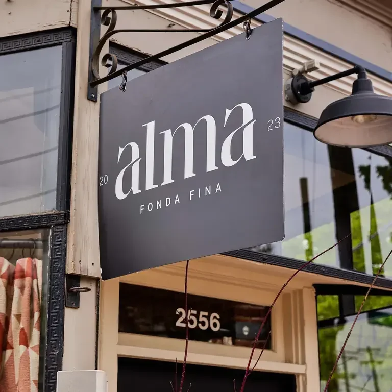 Alma Fonda Fina Exterior