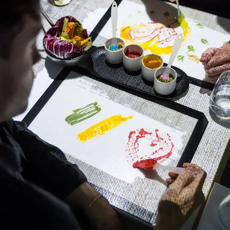 Immersive Dining with 7 Paintings