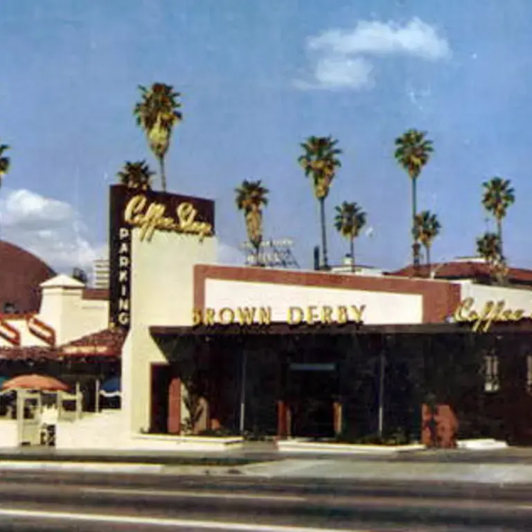 The Brown Derby on Wilshire in 1952