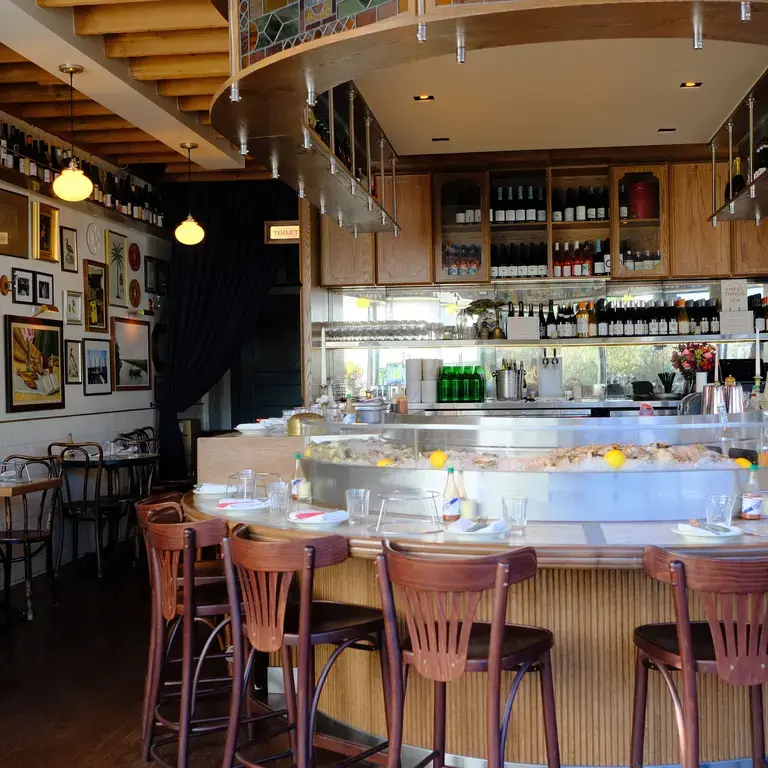 Oyster Bar at Queen’s Raw Bar &amp; Grill
