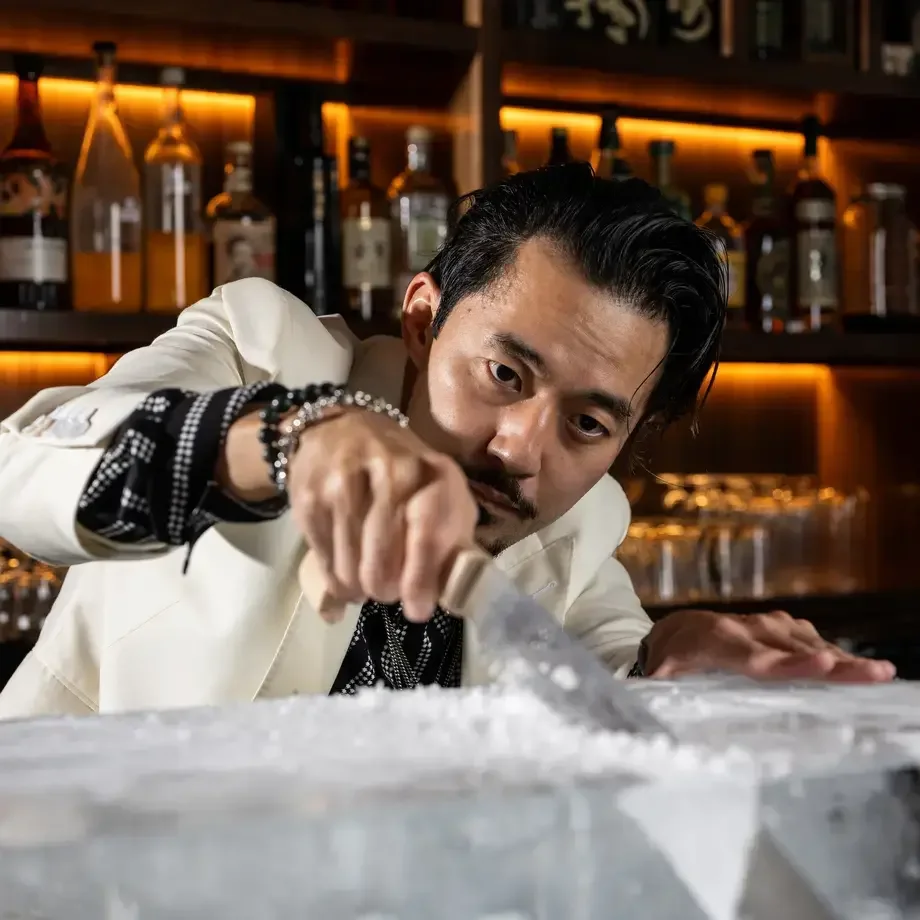 Kevin Lee Ice Cutting