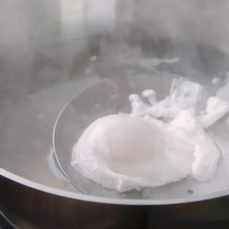 poaching cooking technique