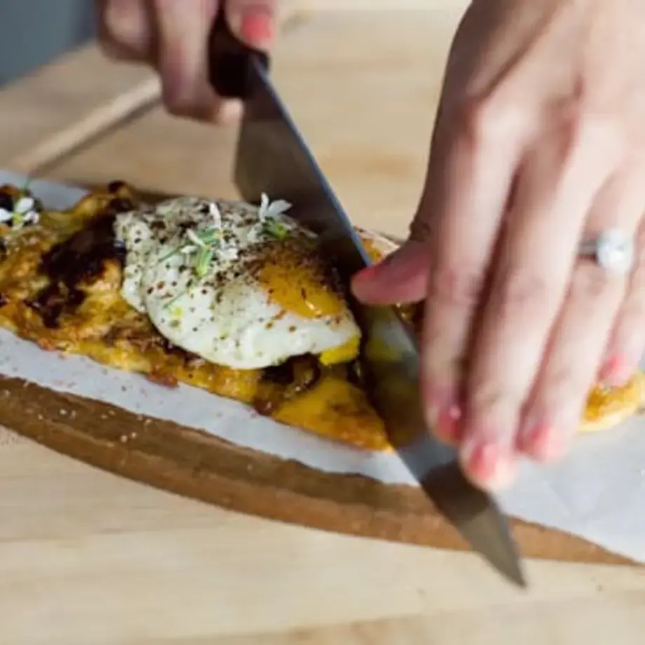 How to Poach an Egg in Oil - Honest it's Not Fried