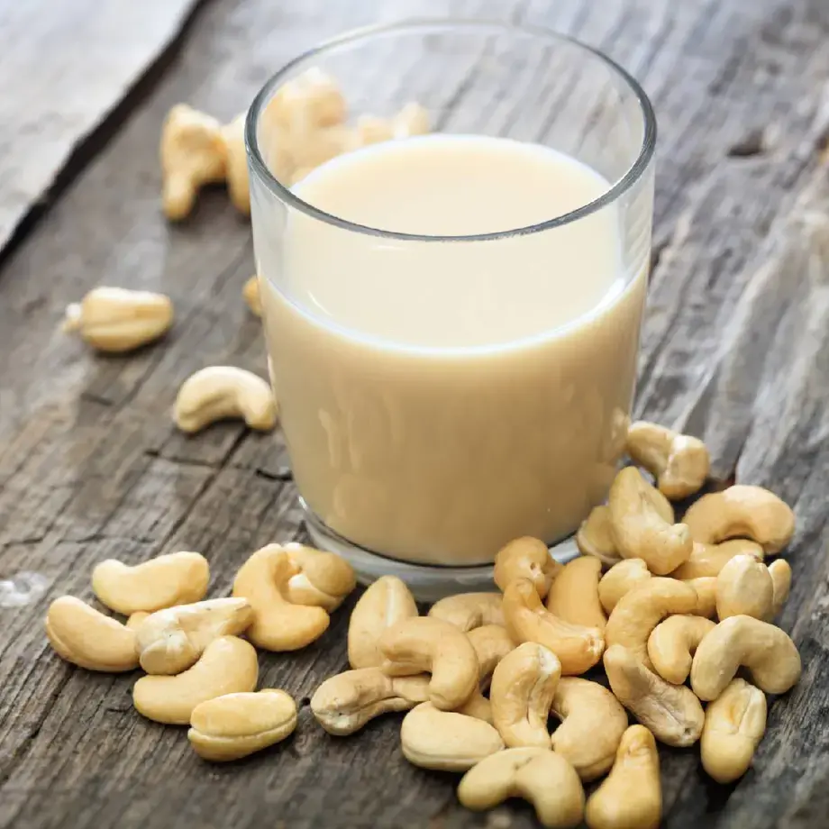 cashew milk ©iStock