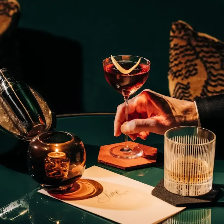 Kitty's Cosmopolitan Club