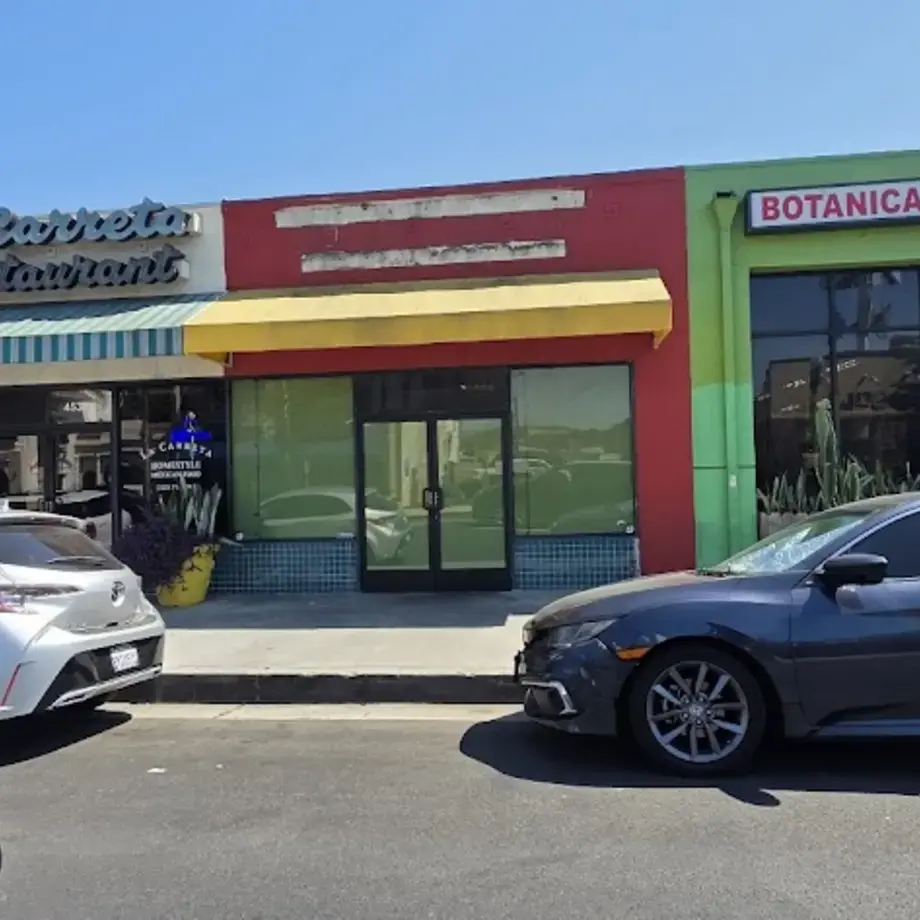 La Azteca Tortilleria