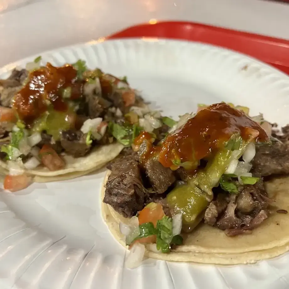 Leo's Tacos Truck