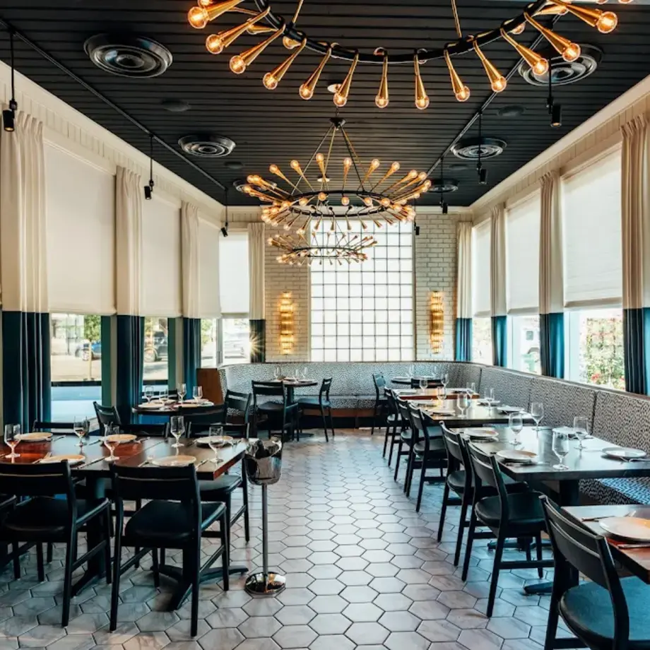 Little’s Oyster Bar