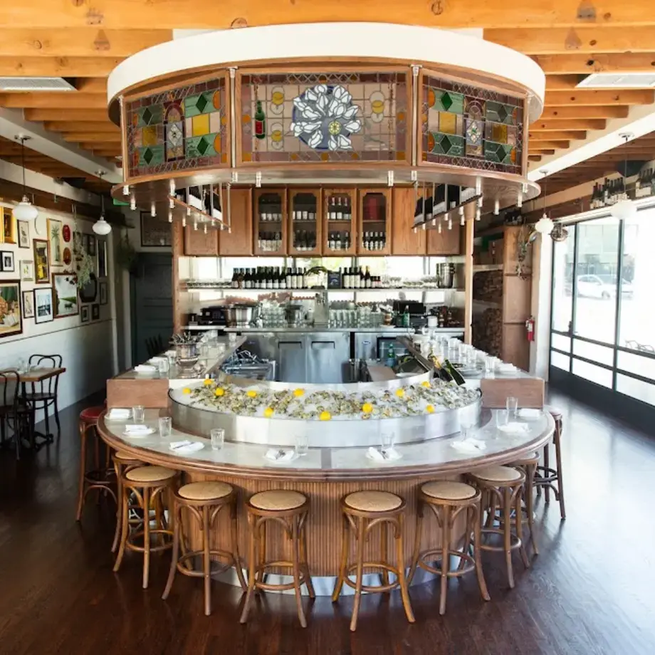 Queen's Raw Bar &amp; Grill