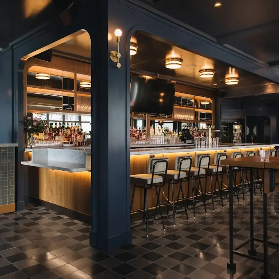 Swift Tavern - Wrigleyville