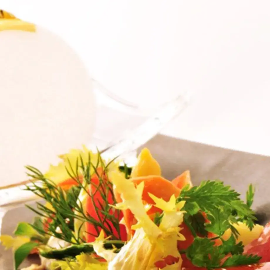 “Brezza”: Oyster Sphere And Honey Bread