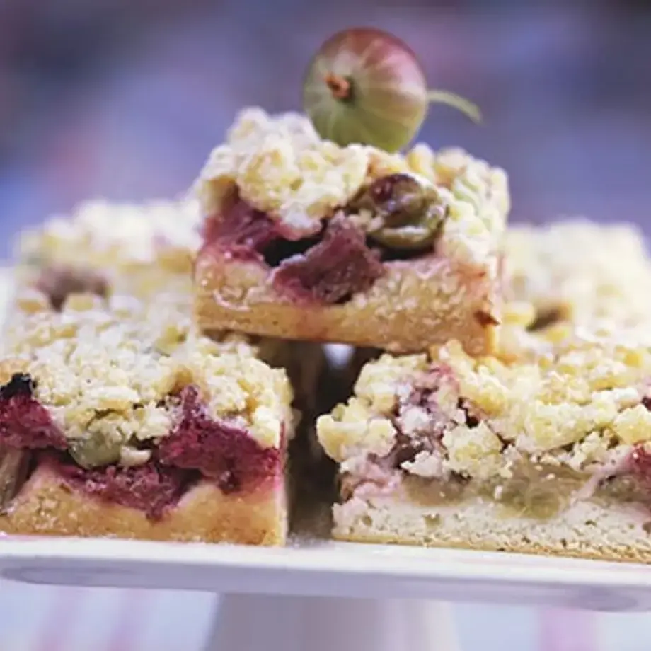Gooseberry and Rhubarb Crumble