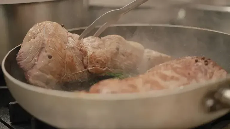 Roast browning in the pan