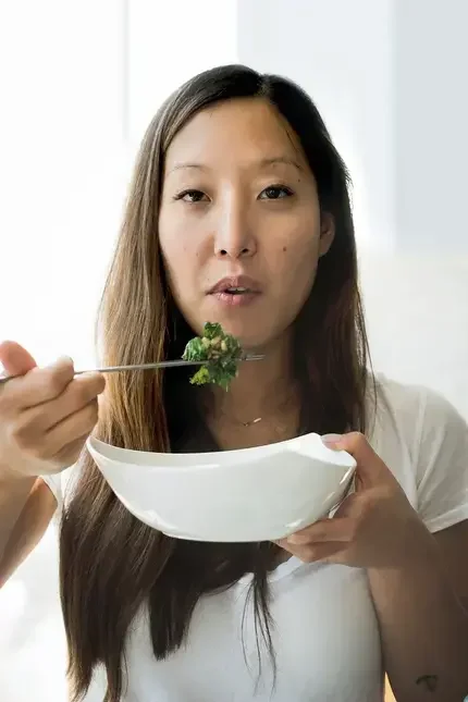 Joanne Lee Molinaro