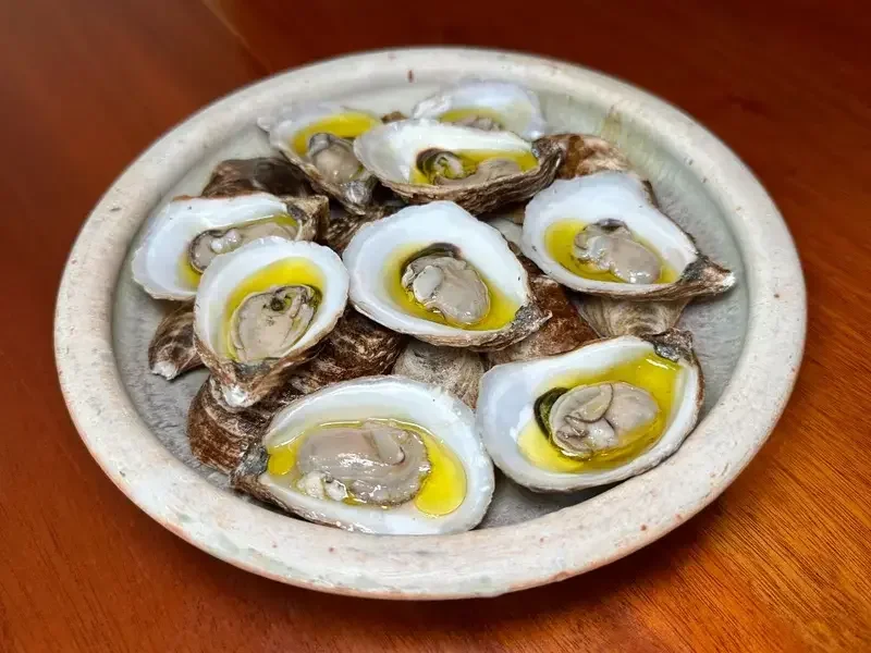 Oysters conservas at Oloroso