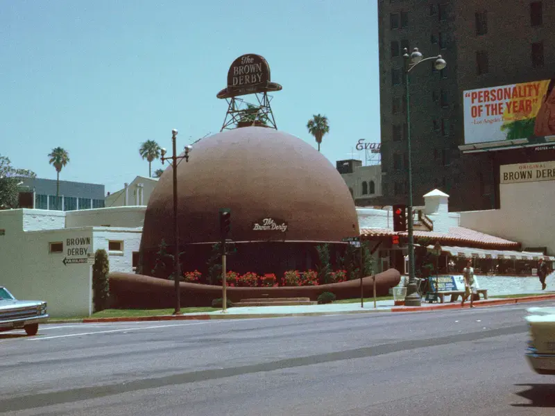 The Brown Derby on Wilshire Boulevard