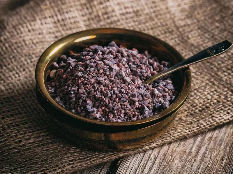 Himalayan black salt