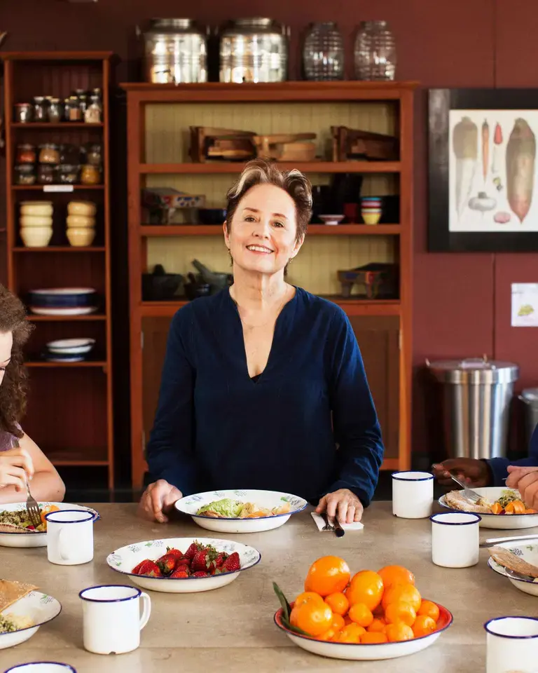 Alice Water with students