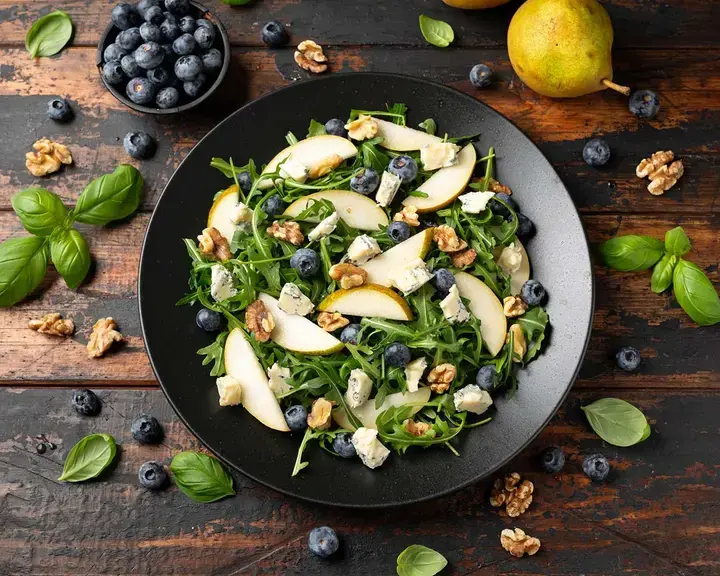 pear gorgonzola salad - Fine Dining Lovers
