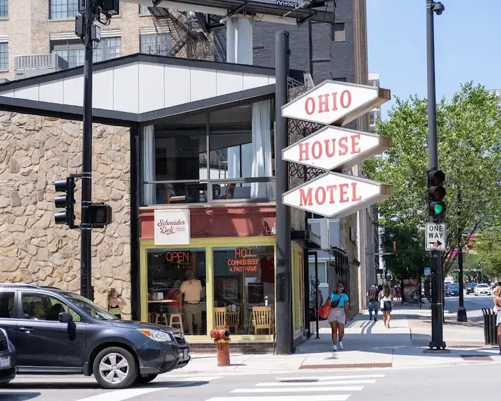 Schneider Deli River North